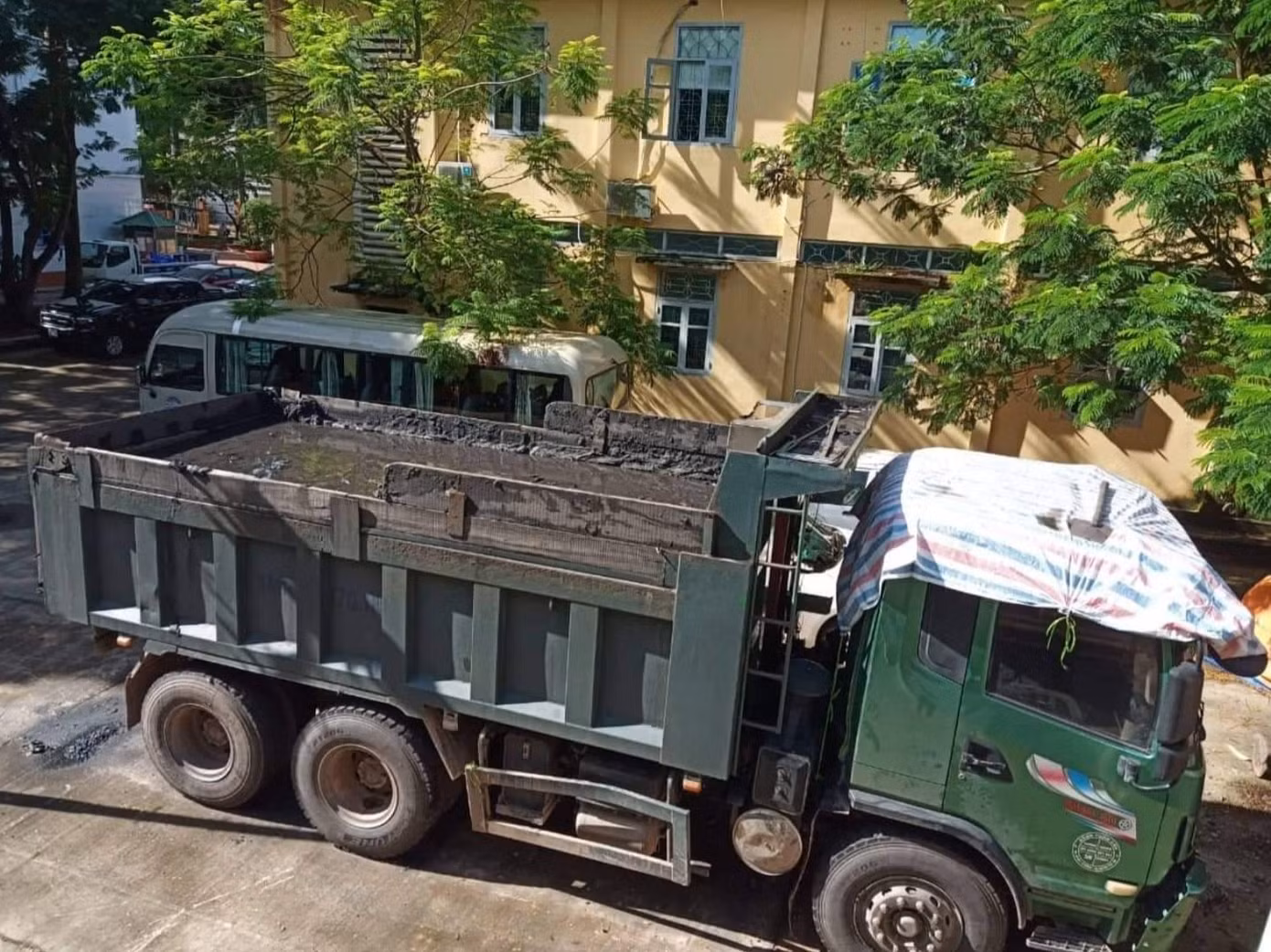 Xác minh hình ảnh CSGT ghì cổ, đấm liên tiếp vào mặt tài xế ảnh 2
