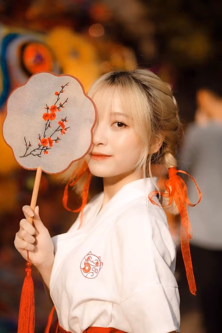 Nỗ lực không ngừng nghỉ của nữ bartender xinh đẹp ảnh 1