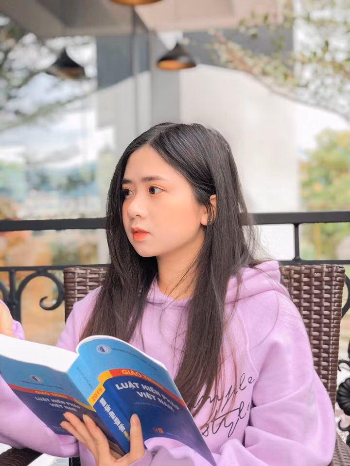 Hot girl trường Luật ước mơ làm giảng viên ảnh 14