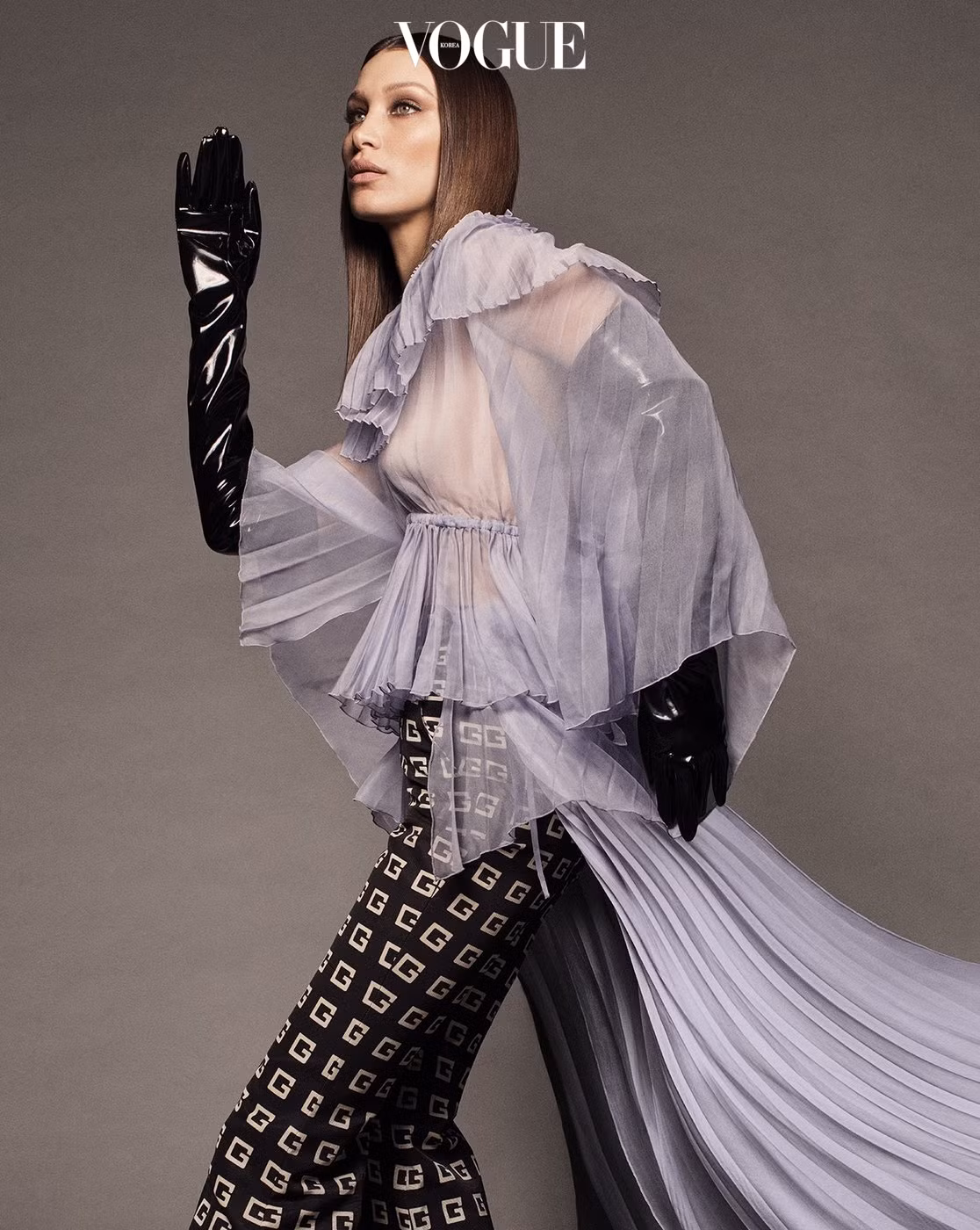 'Đỏ mặt' ngắm Bella Hadid hở bạo hút ánh nhìn ảnh 9