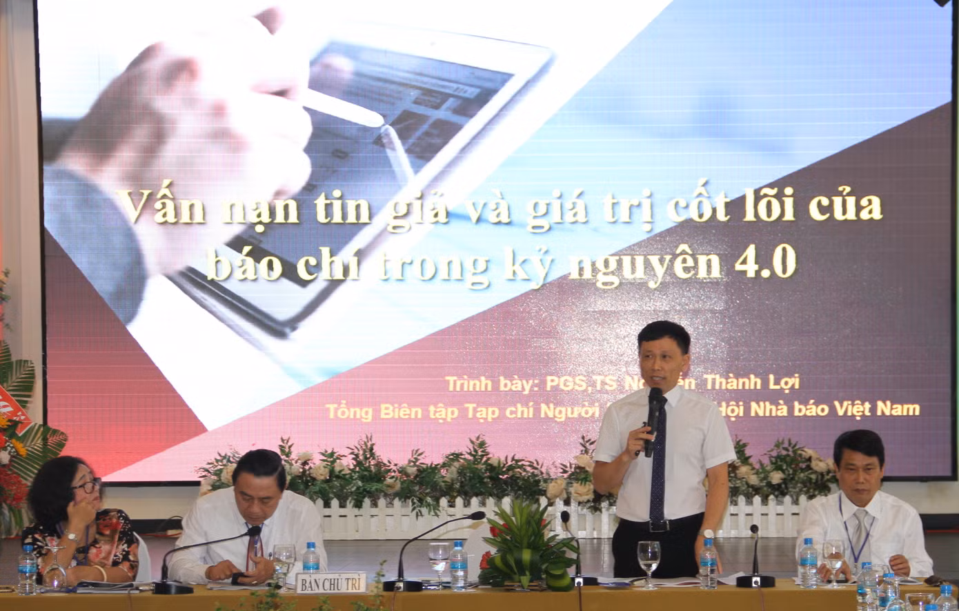 Phải tăng mức phạt người đưa 'tin giả' trên mạng xã hội ảnh 2
