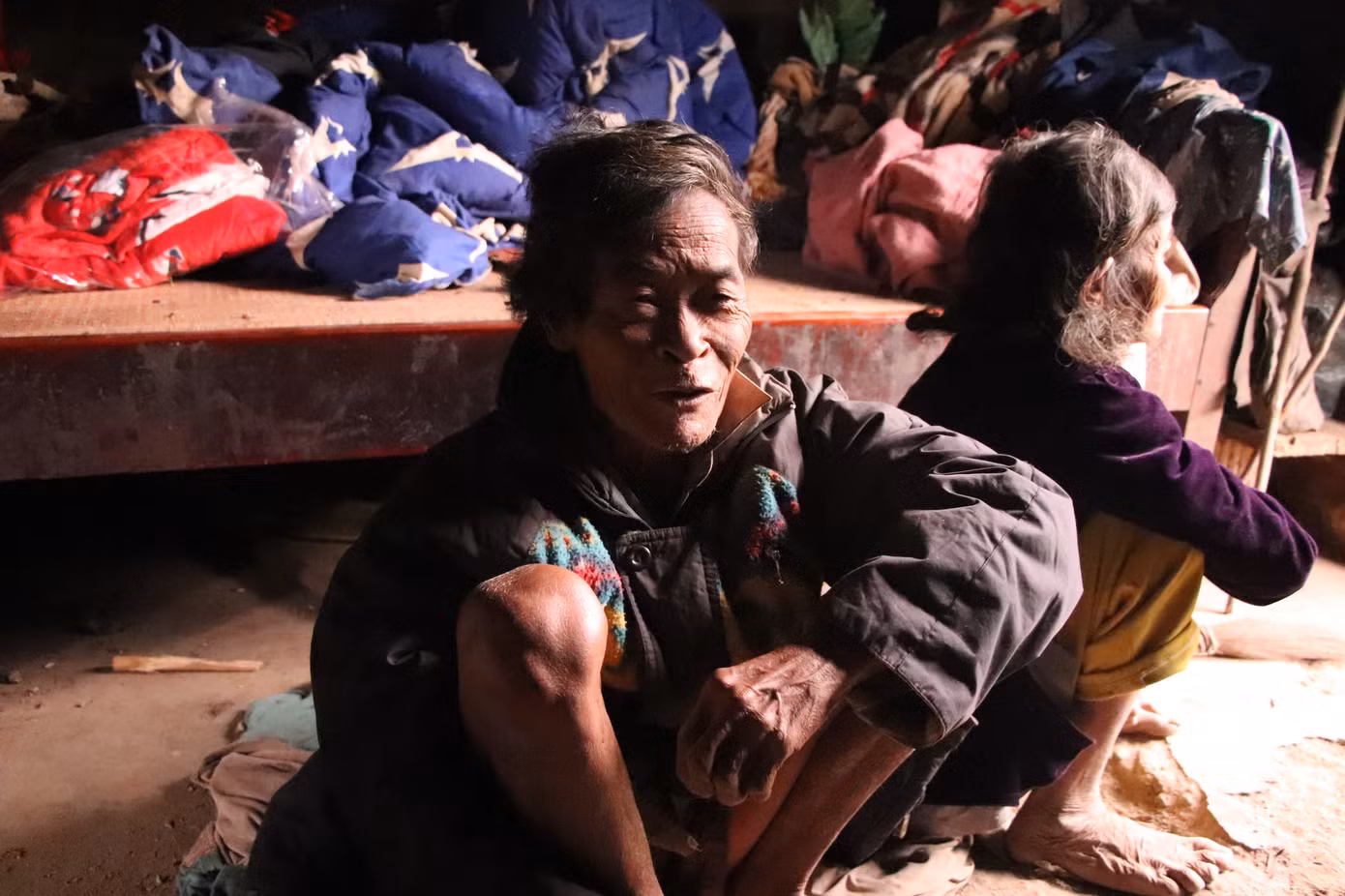 Chiến thuật bảo vệ con non của đàn voi trước kẻ săn mồi ảnh 10