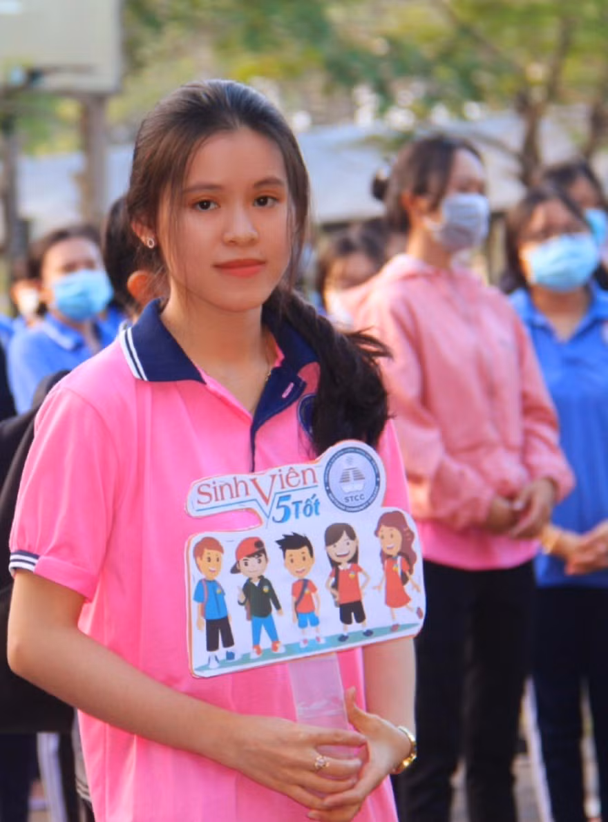 Nghị lực phi thường của nữ 'sinh viên 5 tốt' ảnh 1