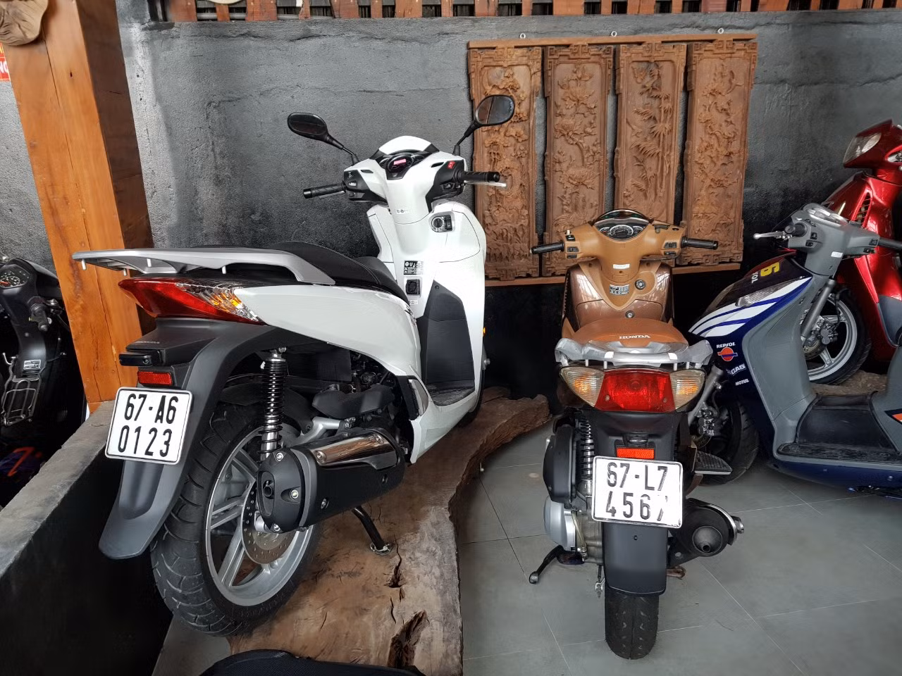 Mê mẩn bộ sưu tập 500 chiếc xe máy biển số 'khủng' ảnh 10
