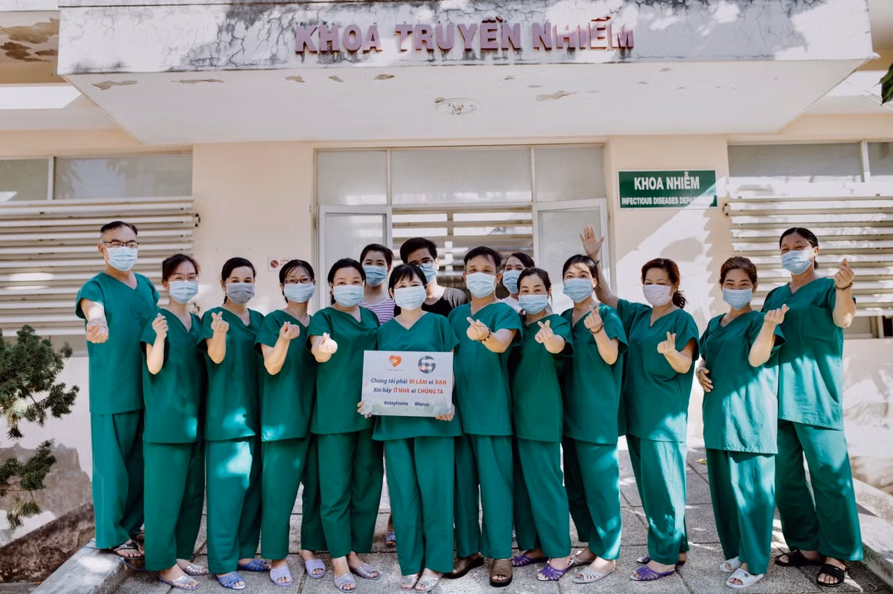 'Âm tính rồi, âm tính rồi. Cố lên, chúng ta sắp được ăn Tết rồi' ảnh 7