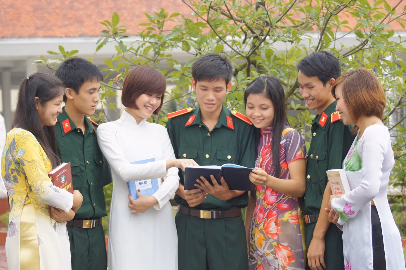 Nhiều vấn đề bạn trẻ quan tâm tại buổi đối thoại ảnh 6