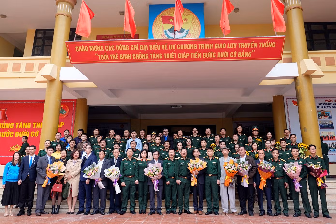 Tuổi trẻ Tăng thiết giáp tiến bước dưới cờ Đảng ảnh 9