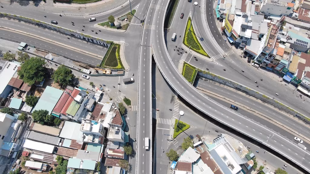 Con đường dài hơn 3km gánh cả 'rừng chung cư' ở Sài Gòn ảnh 25