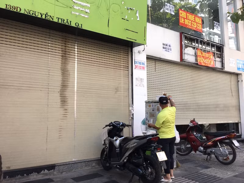 Mặt bằng 'tiền tỷ' bỏ hoang ở Sài Gòn vì dịch Covid-19 ảnh 3