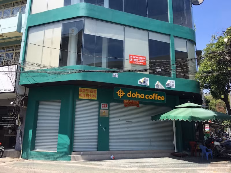 Mặt bằng 'tiền tỷ' bỏ hoang ở Sài Gòn vì dịch Covid-19 ảnh 16