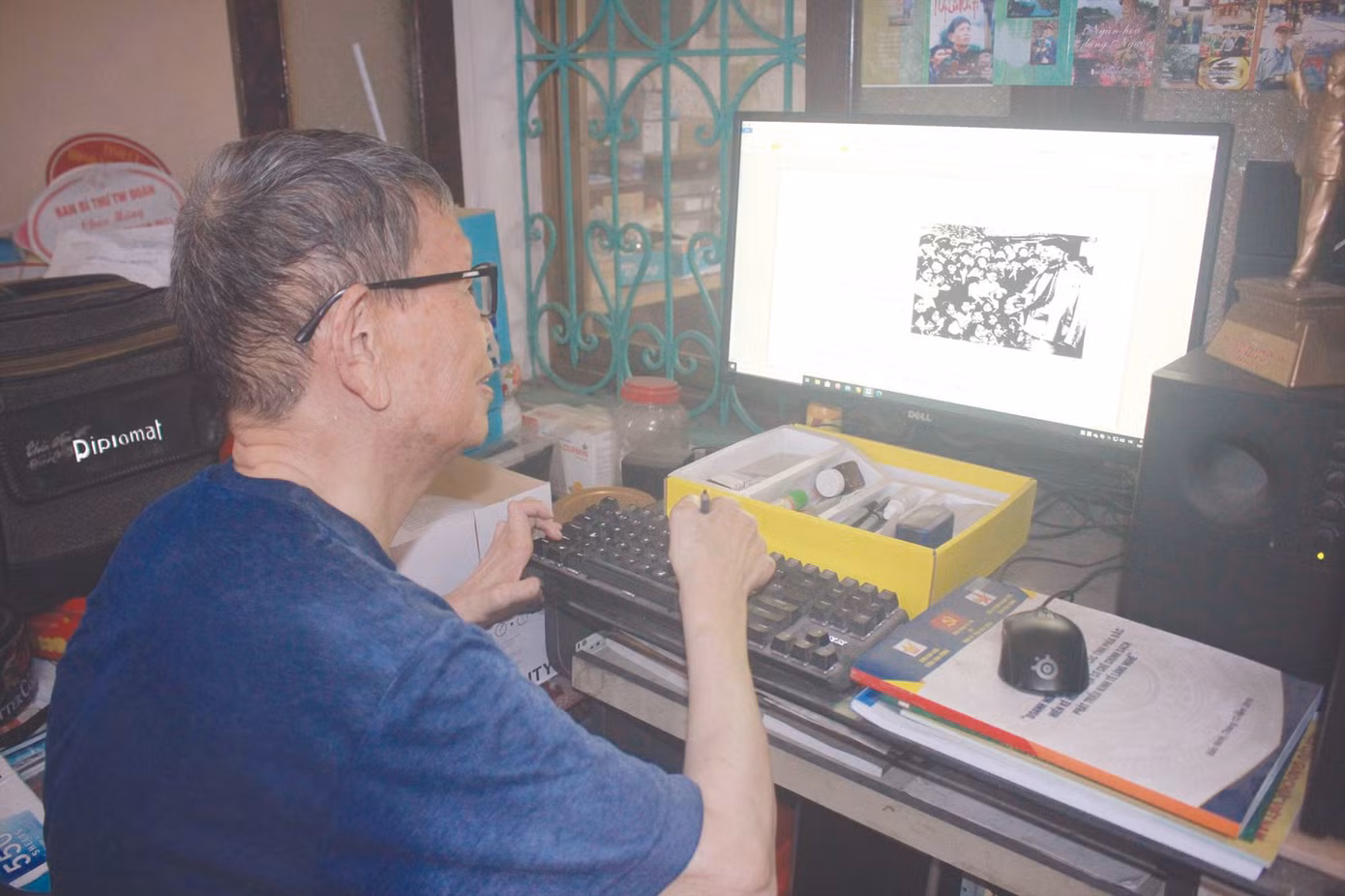 Một thông tín viên đặc biệt ảnh 1