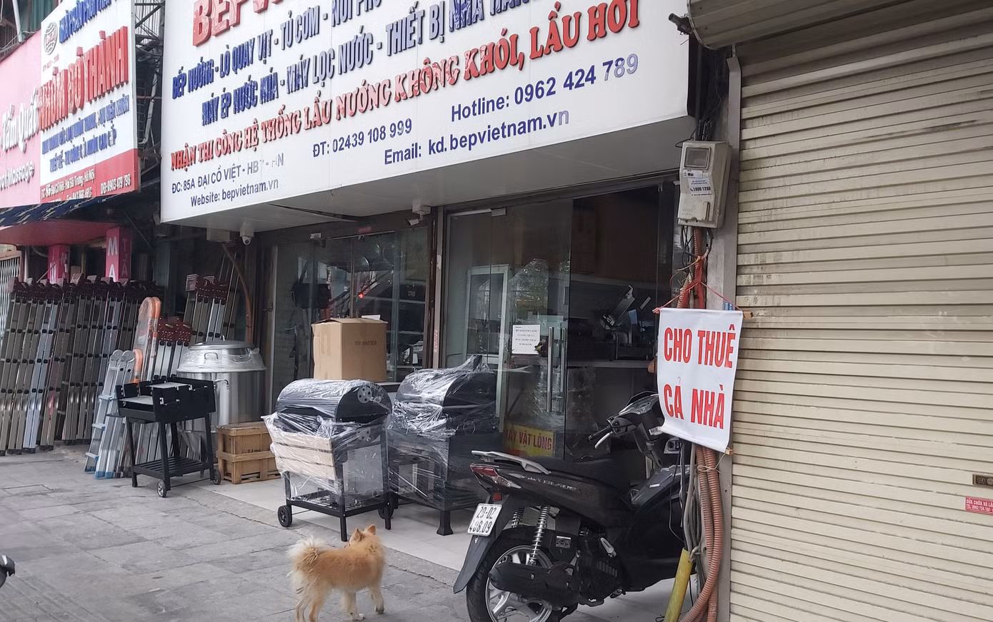 Hàng loạt khách sạn, cửa hàng Hà Nội treo biển cho thuê sau Tết ảnh 10