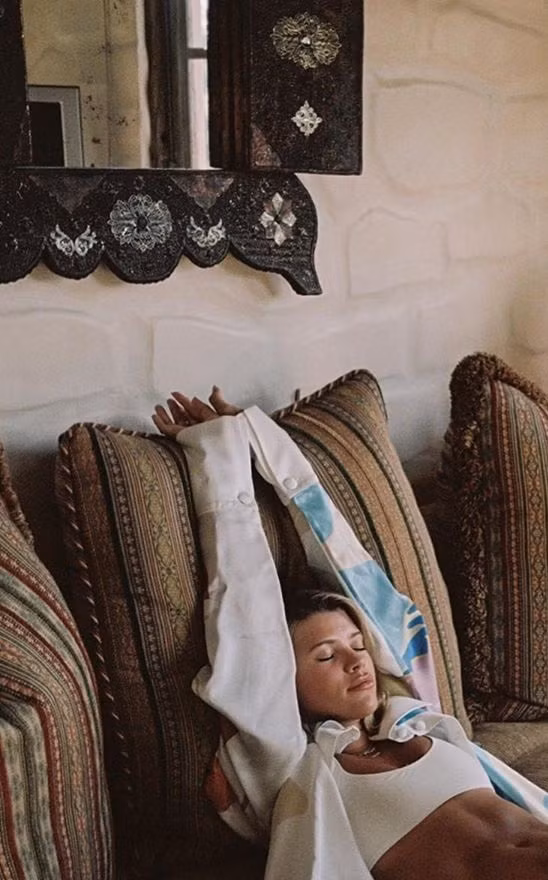 Nàng mẫu 9x Sofia Richie thả dáng gợi cảm với bikini màu xanh lá ảnh 16