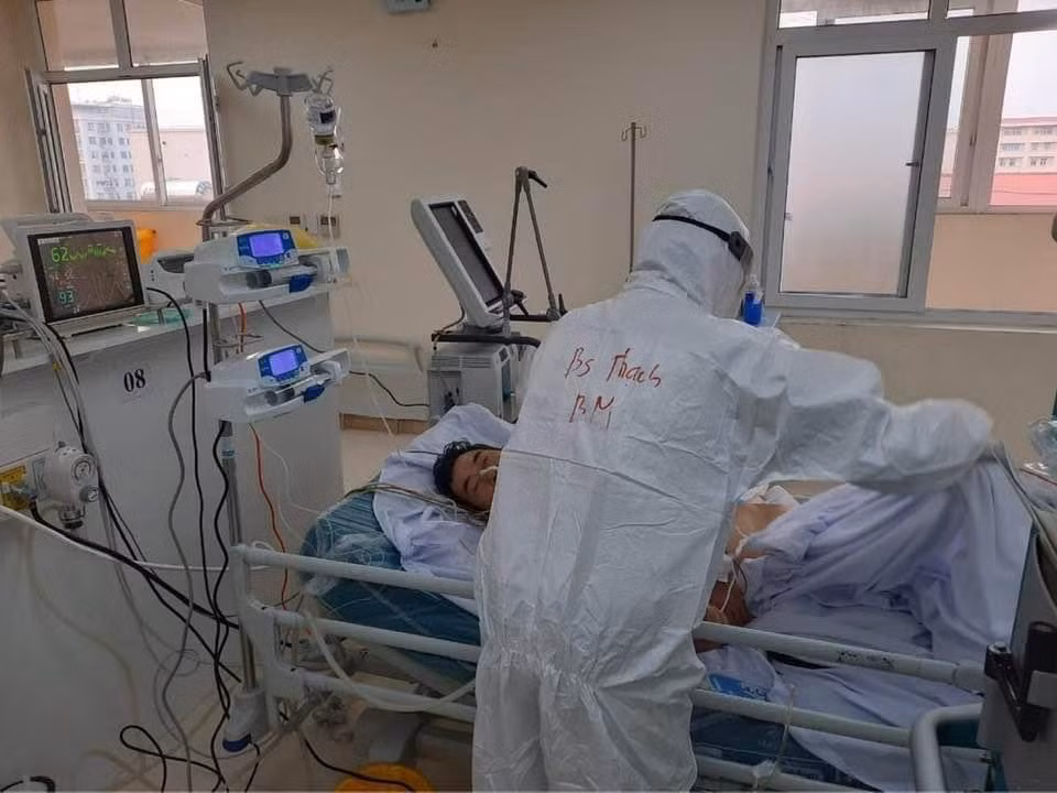 Đột kích cơ sở chăm sóc da, phát hiện bình hút dịch đầy máu ảnh 6