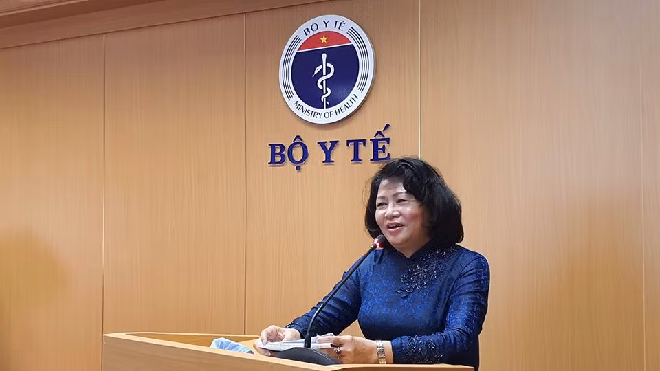 Bệnh nhân mắc COVID-19 là phi công người Anh: Phổi trái đông đặc 1/2 dưới ảnh 2 Bệnh nhân mắc COVID-19 là phi công người Anh: Phổi trái đông đặc 1/2 dưới ảnh 2