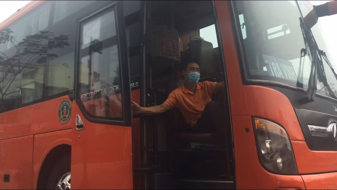 Xe dù, bến cóc 'đại náo' cửa ngõ phía Nam TPHCM ảnh 7