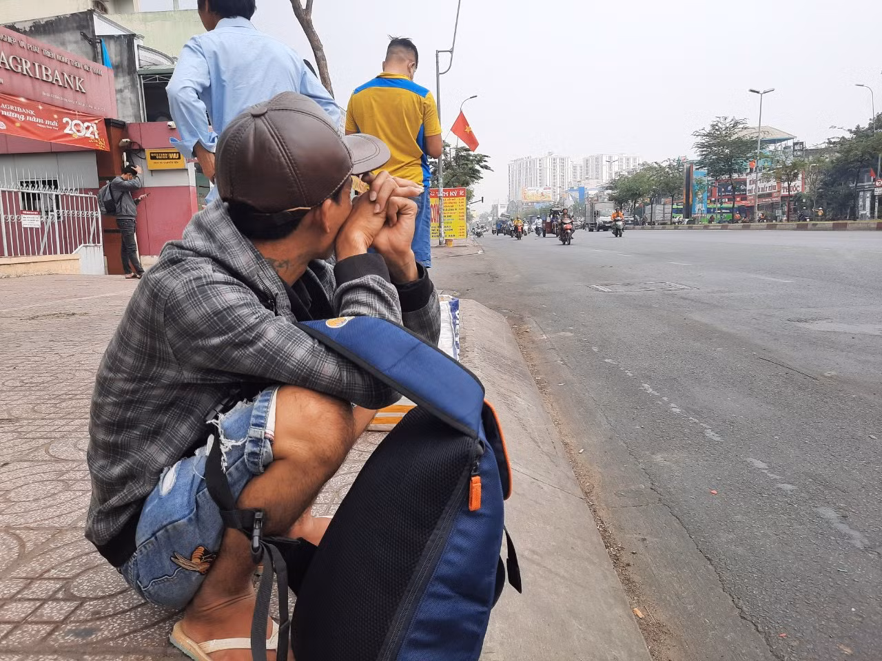 Xe dù, bến cóc 'đại náo' cửa ngõ phía Nam TPHCM ảnh 11