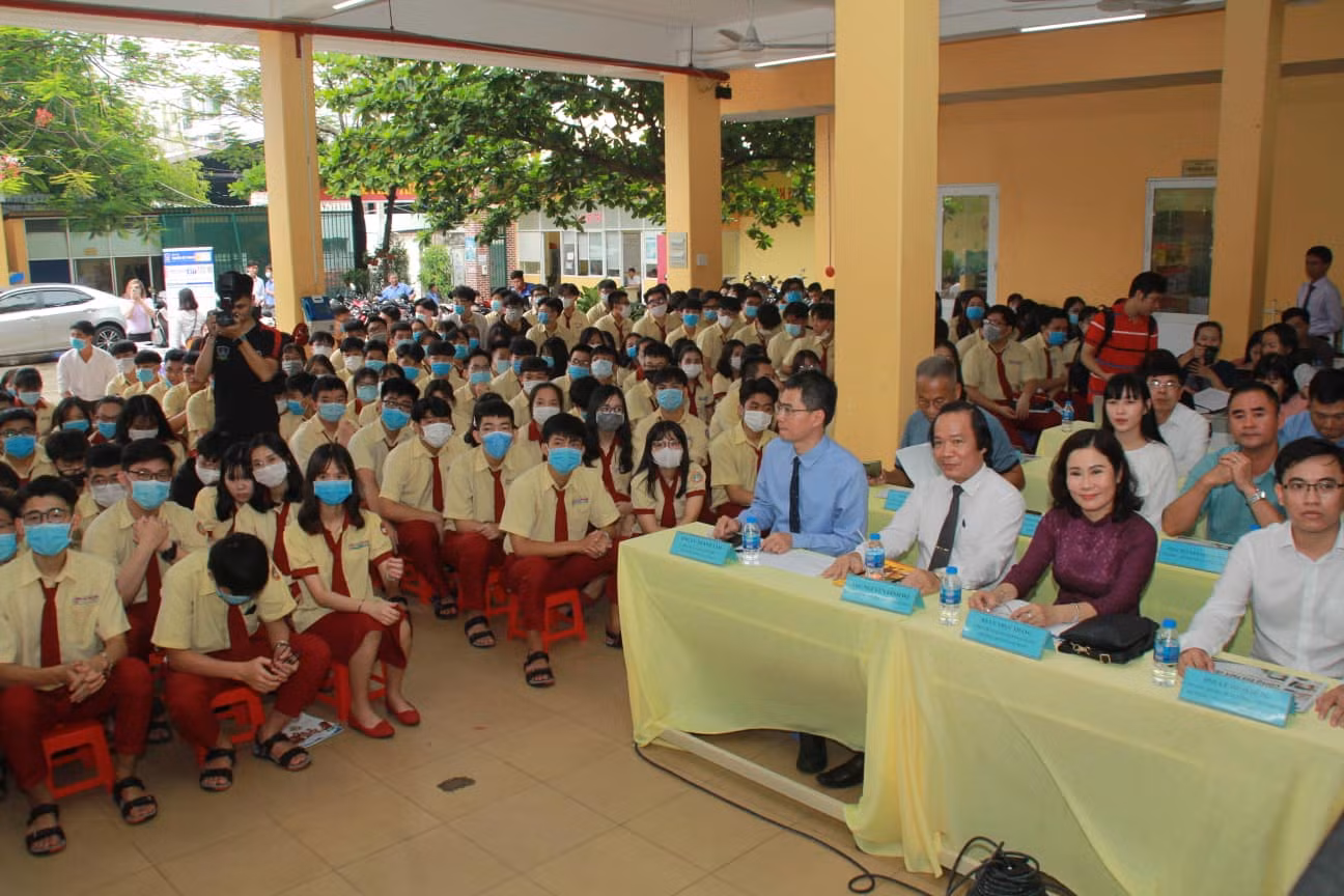 Kiểm soát khi con sử dụng điện thoại thông minh ảnh 1
