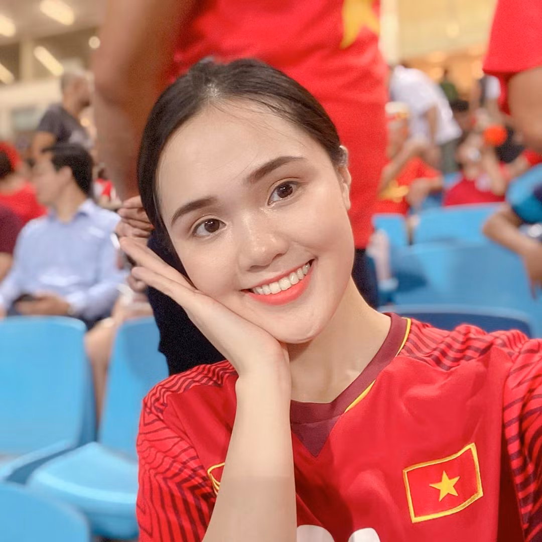 Trung vệ Duy Mạnh hé lộ ngày cưới bạn gái Quỳnh Anh ảnh 4