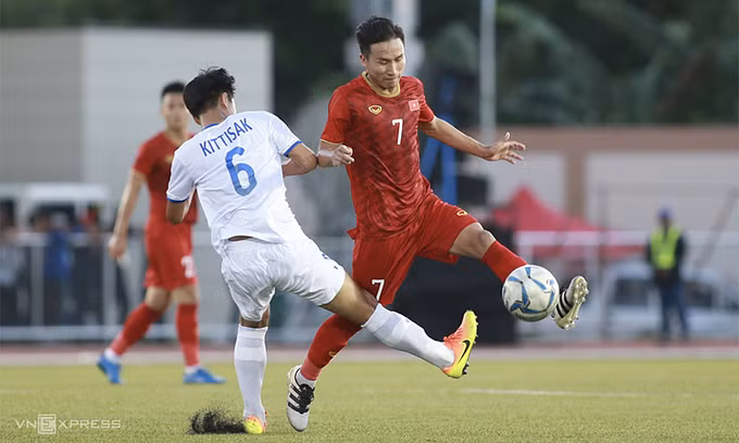 Hạ gọn Singapore, U22 Indonesia bám sát Việt Nam ảnh 4