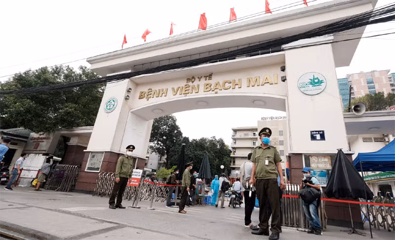 Dịch vụ cung cấp nước sôi: Nguy cơ lây lan dịch ở Bệnh viện Bạch Mai ảnh 4
