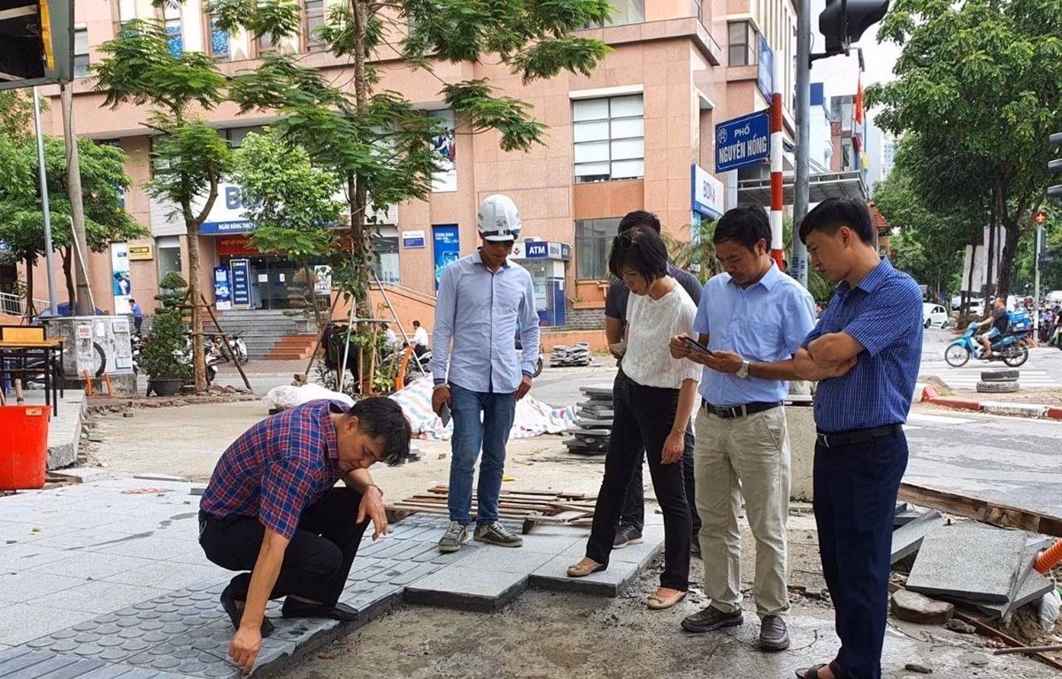 Tổng kiểm tra lát đá vỉa hè trên địa bàn Hà Nội ảnh 1
