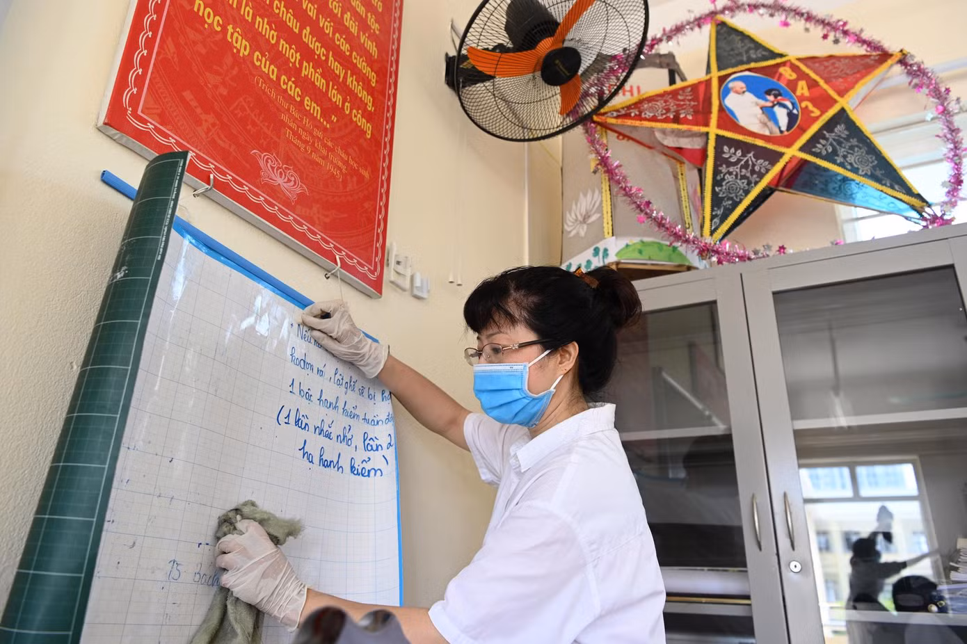 Trường học ở Hà Nội hoàn tất tổng vệ sinh đón học sinh trở lại ảnh 4
