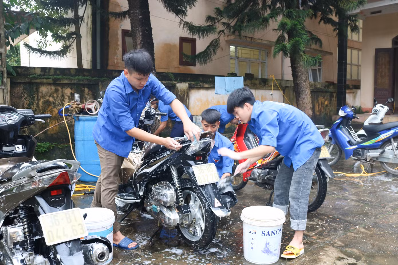 Tỉnh đoàn Nghệ An mang 'Đêm thu cổ tích' đến trẻ em nghèo ảnh 15