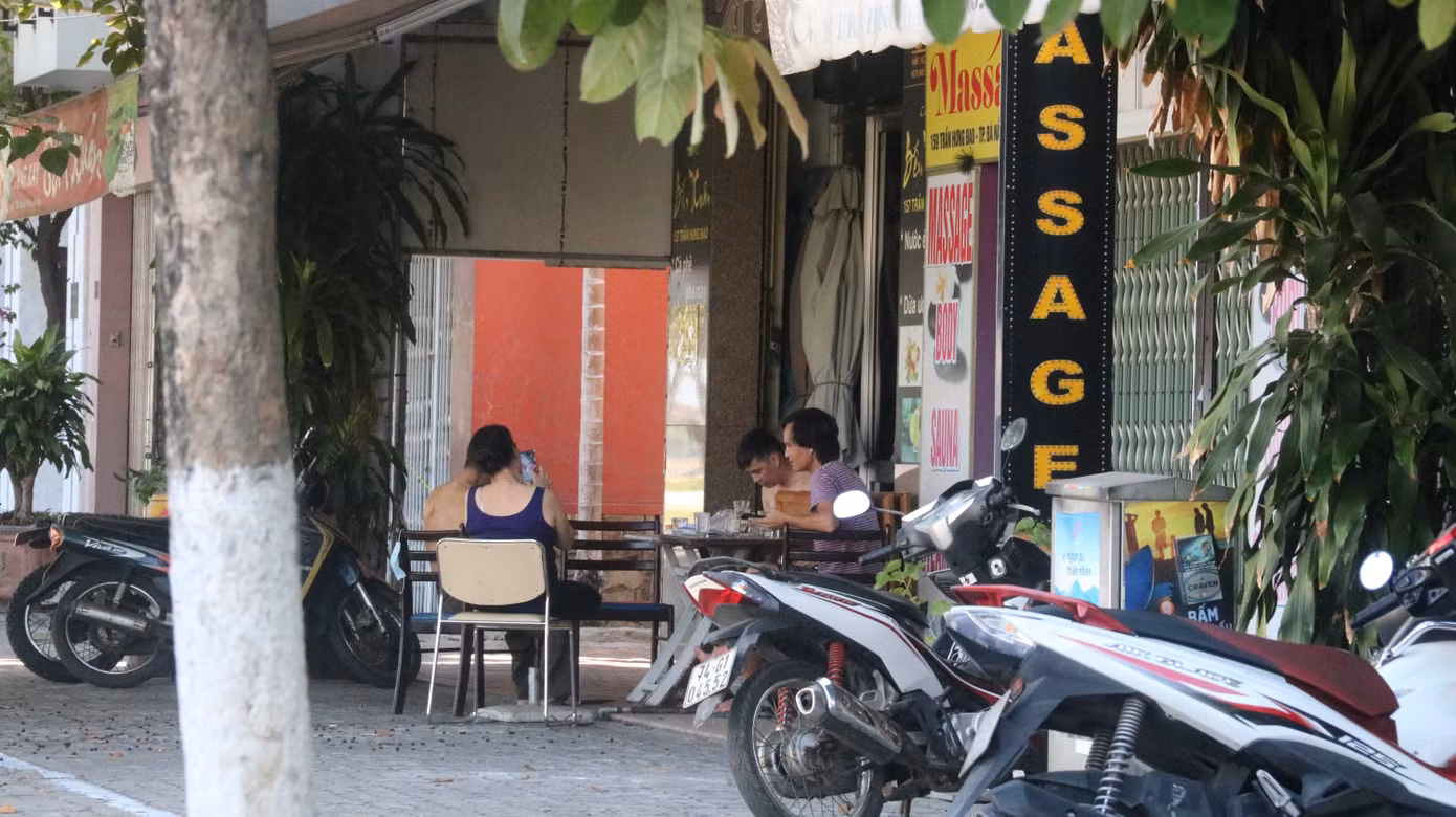 Cuộc sống bên trong khu vực bị phong tỏa ở Đà Nẵng ảnh 23