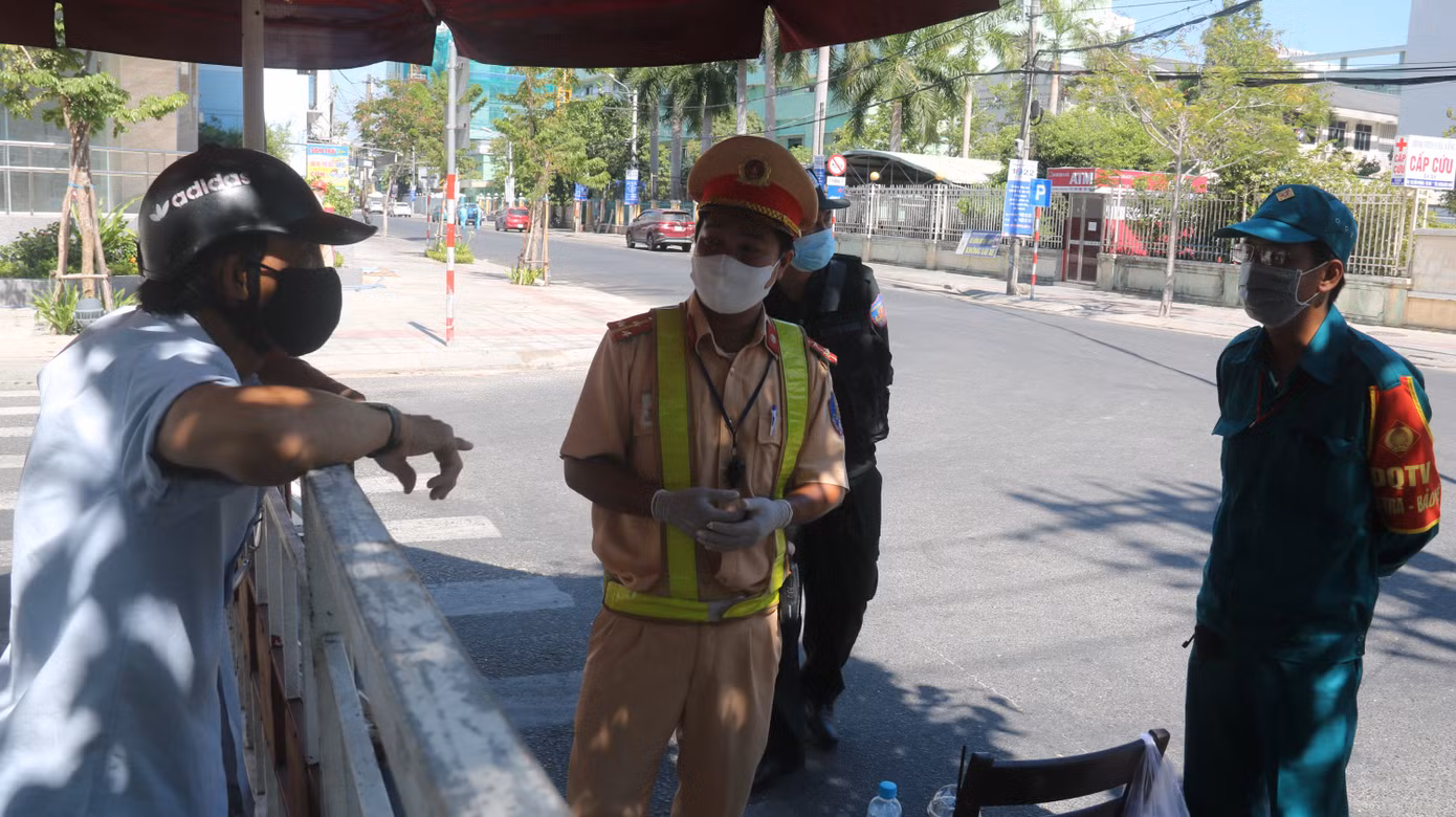 Cuộc sống bên trong khu vực bị phong tỏa ở Đà Nẵng ảnh 15
