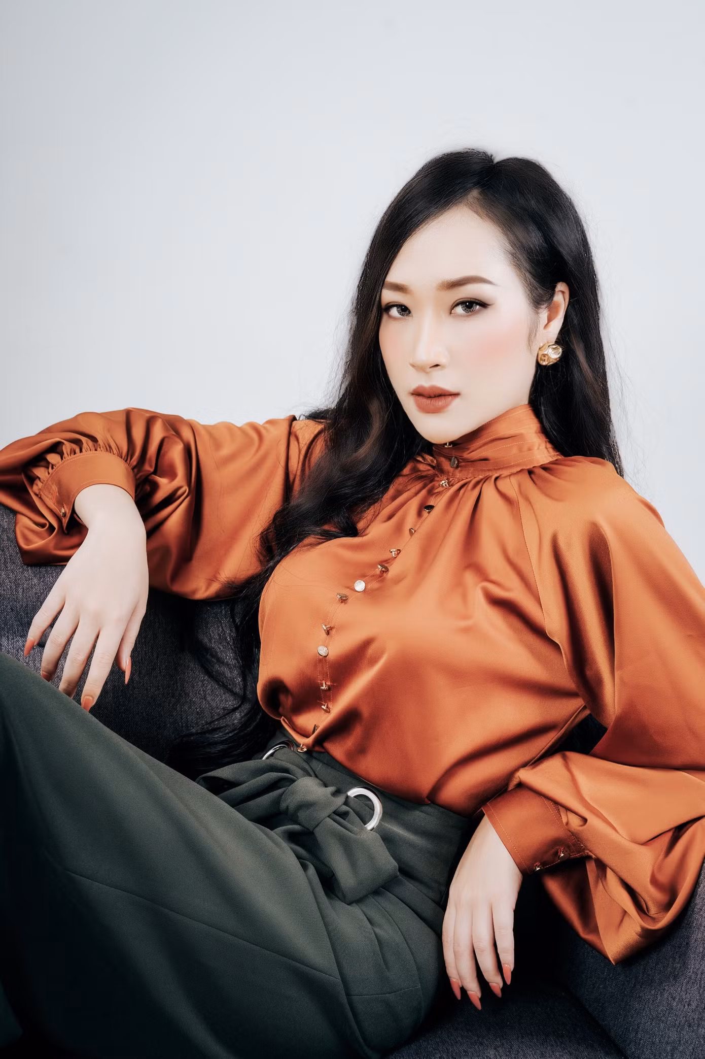 Thương Cin: “Nếu ai cũng bỏ sân khấu đi thì ai sẽ ở lại?” ảnh 2