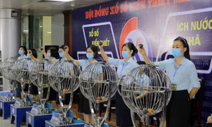 Ngư dân Cà Mau trúng 4 tờ vé số độc đắc