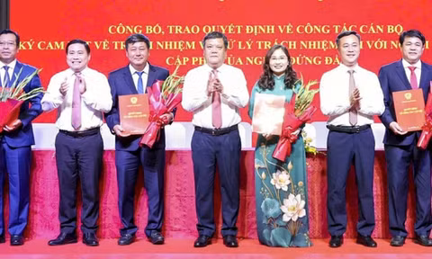 Công bố quyết định của Ban Bí thư Trung ương Đảng về công tác cán bộ ở Khánh Hòa