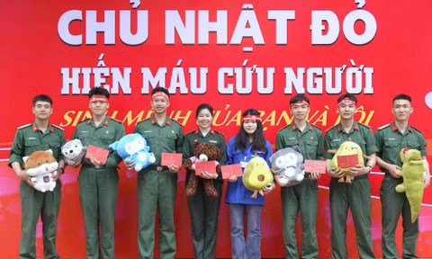 Chủ Nhật Đỏ tại Học viện Hậu cần: Trao gửi niềm tin và sự sống 