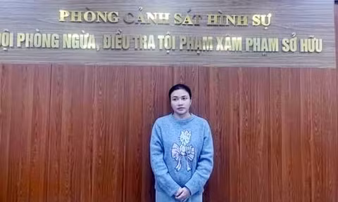 Phạm Ngân Trang tại cơ quan điều tra.