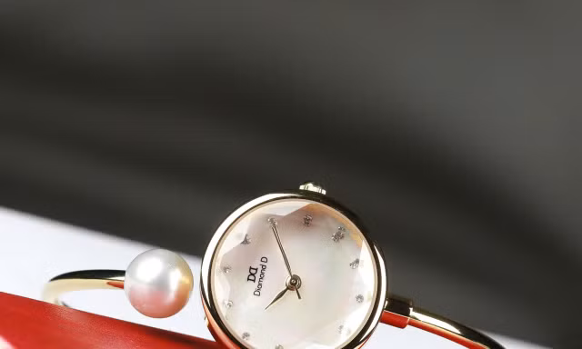 Toả sáng 08/03 cùng Diamond D 2026: Món quà vĩnh cửu từ Đăng Quang Watch 