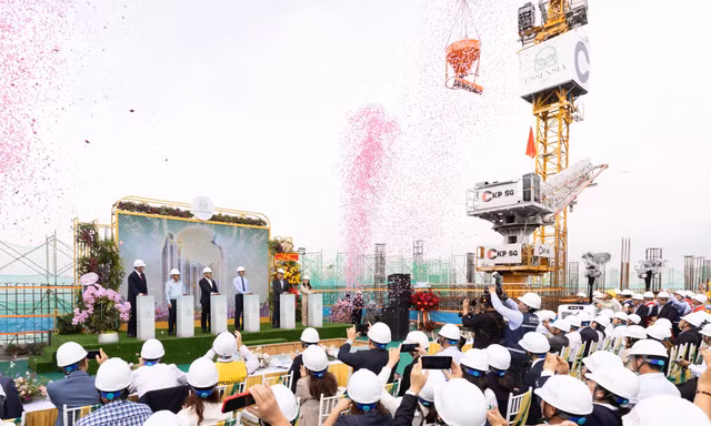 Essensia Sky: Biểu tượng sống xanh chính thức cất nóc tại Nam Sài Gòn 