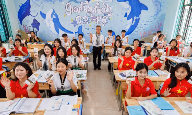 'Hành trình Từ Trái Tim' - Thắp lửa khát vọng nơi vùng biên Điện Biên