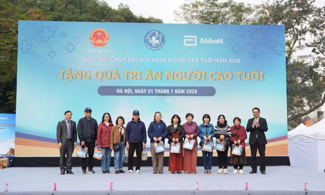 Chung tay vì một Việt Nam khỏe mạnh: Abbott đồng hành chăm sóc người cao tuổi