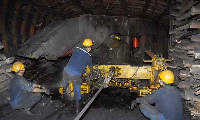 Than Hà Lầm giữ vững sản xuất, tăng tốc cơ giới hóa