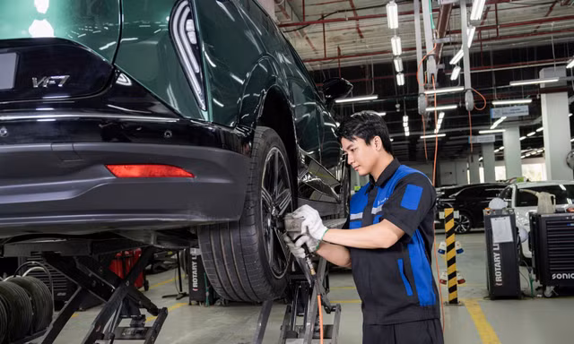 Chủ xe điện VinFast: “Nuôi 3 xe điện rẻ hơn 1 xe dầu”