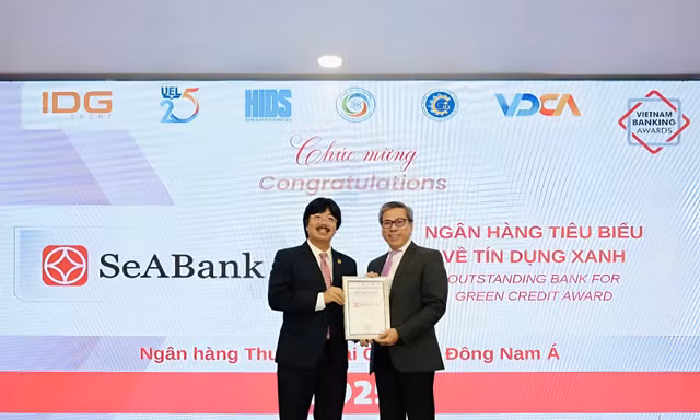 SeABank khẳng định dấu ấn bền vững với 2 giải thưởng Ngân hàng Việt Nam tiêu biểu 