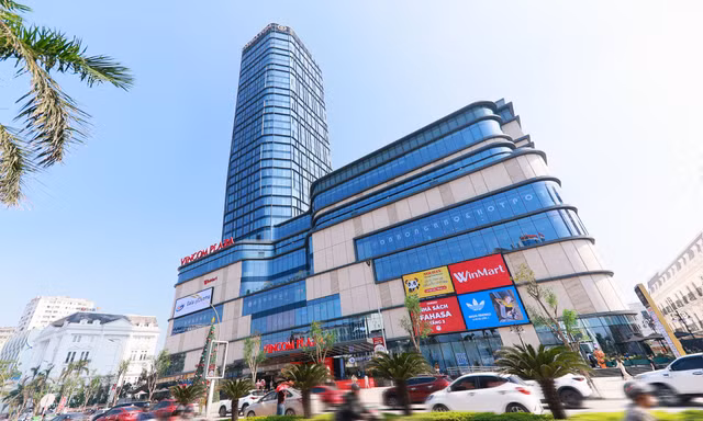 Không khí lễ hội bùng nổ ngày khai trương TTTM Vincom thứ 90 – Vincom Plaza Vinh