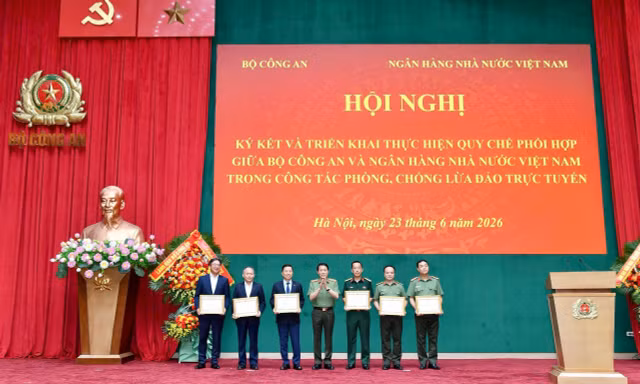 MSB vinh dự nhận bằng khen của Bộ Công an về các giải pháp phòng, chống tội phạm công nghệ cao