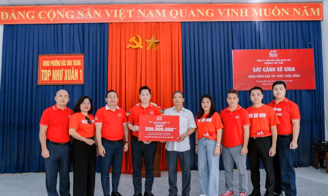 Generali Việt Nam trực tiếp trao tặng hơn 1,2 tỷ đồng hỗ trợ người dân tái thiết cuộc sống sau bão lũ