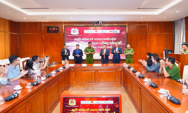 Long Châu hợp lực mở rộng Trạm Công dân số tại các phường, xã, đặc khu trên địa bàn TP.HCM