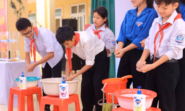 P&G Việt Nam tiếp tục mở rộng chương trình nước uống sạch cho cộng đồng