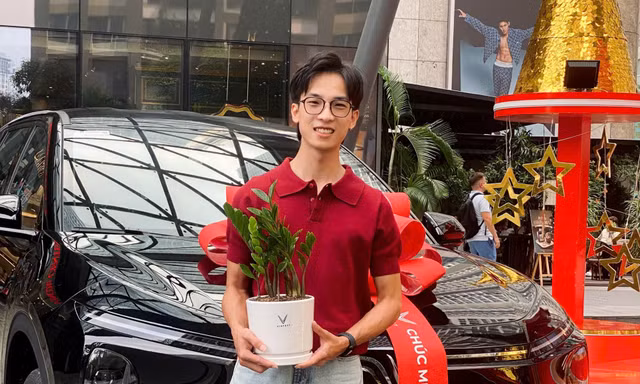 Chủ xe Limo Green: “Chi phí nhiên liệu, bảo dưỡng chỉ như xe máy, khách lên xe ai cũng khen”