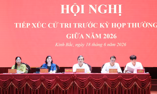 Chủ tịch UBND tỉnh Bắc Ninh trả lời thẳng những vấn đề cử tri quan tâm