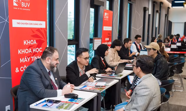 Trong thời đại AI, đâu là những giá trị đáng cân nhắc khi chọn đại học?
